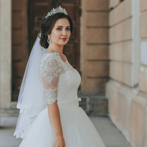 Wedding photo editing & retouching services by content refine.