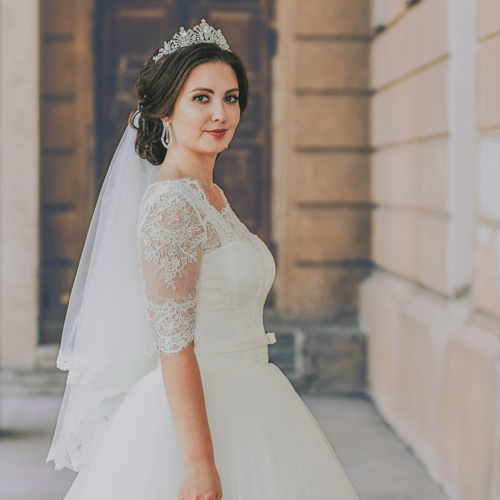 Wedding photo editing & retouching services by content refine.